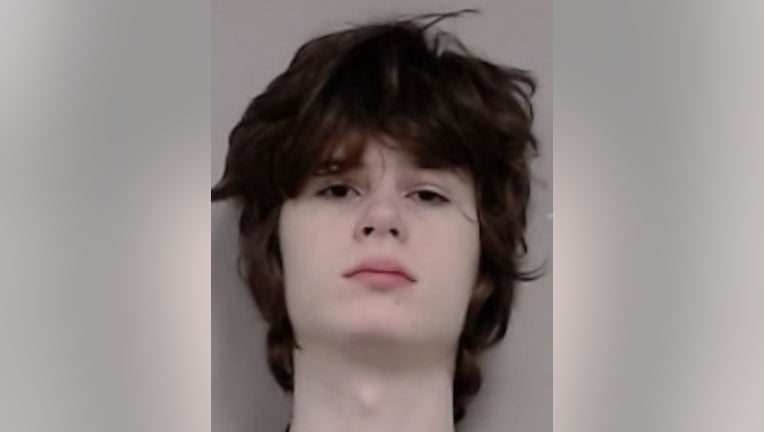 Alexandros Paporakis Charged Over Alleged Plot to Attack Hindu Temple Near Chicago 15 Alexandros Paporakis, 19, charged over an alleged plot that may have targeted a Hindu temple near Aurora, Illinois